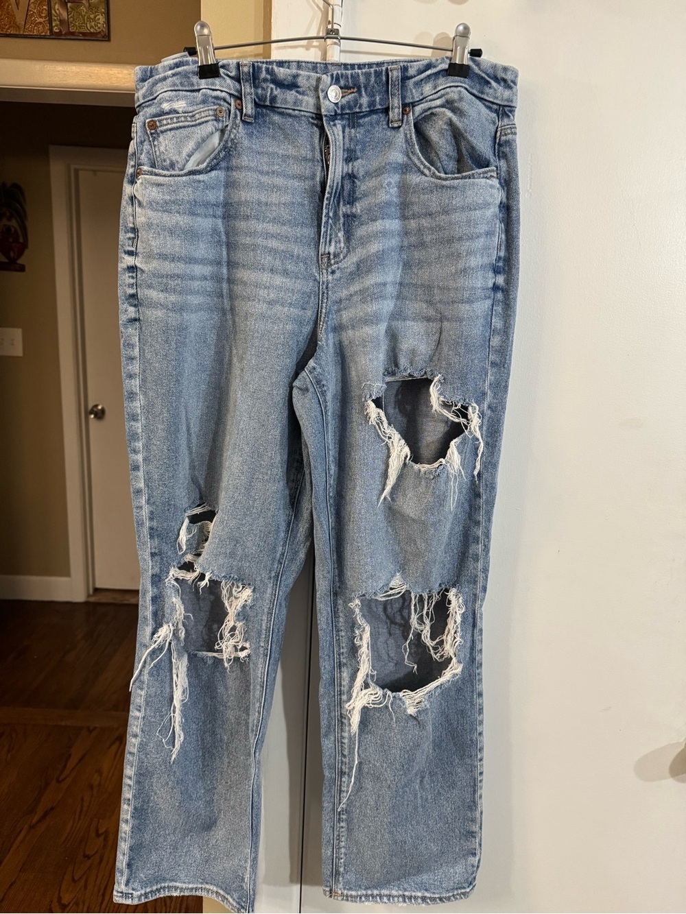 American Eagle Outfitters Light Blue Ripped Boyfriend Jeans